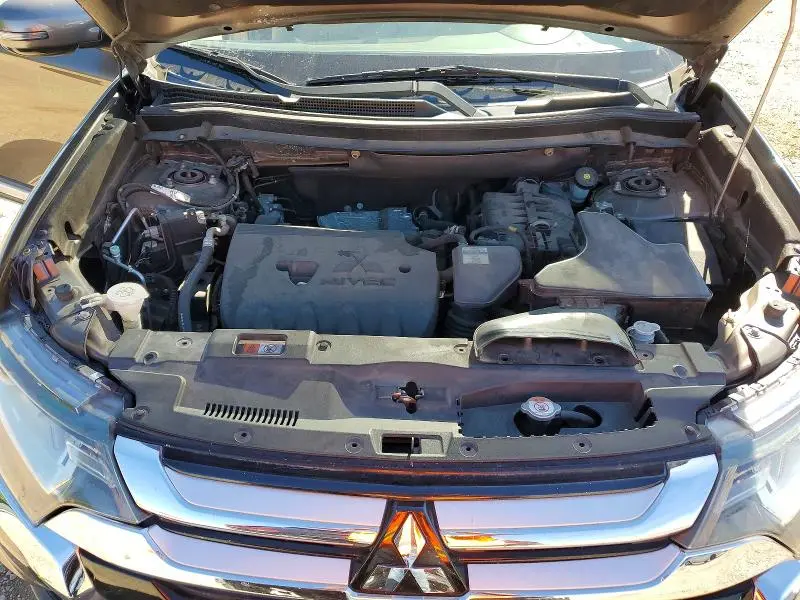 2016 MITSUBISHI OUTLANDER SE  