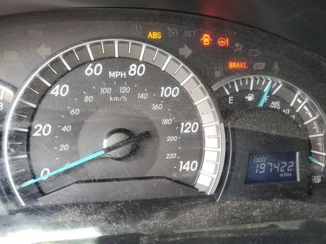 2014 TOYOTA CAMRY SE  