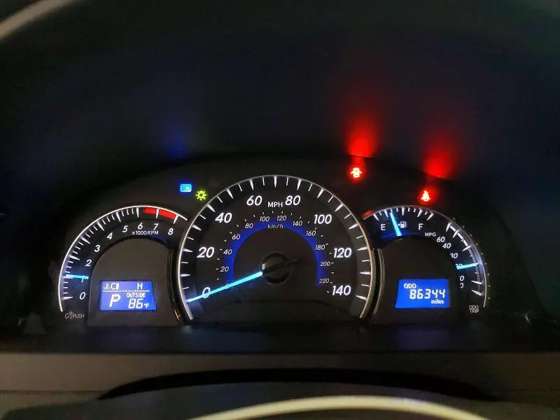 2014 TOYOTA CAMRY XLE V6  