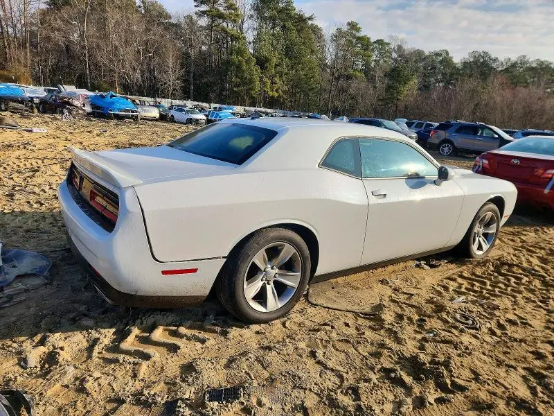 2022 DODGE CHALLENGER SXT  