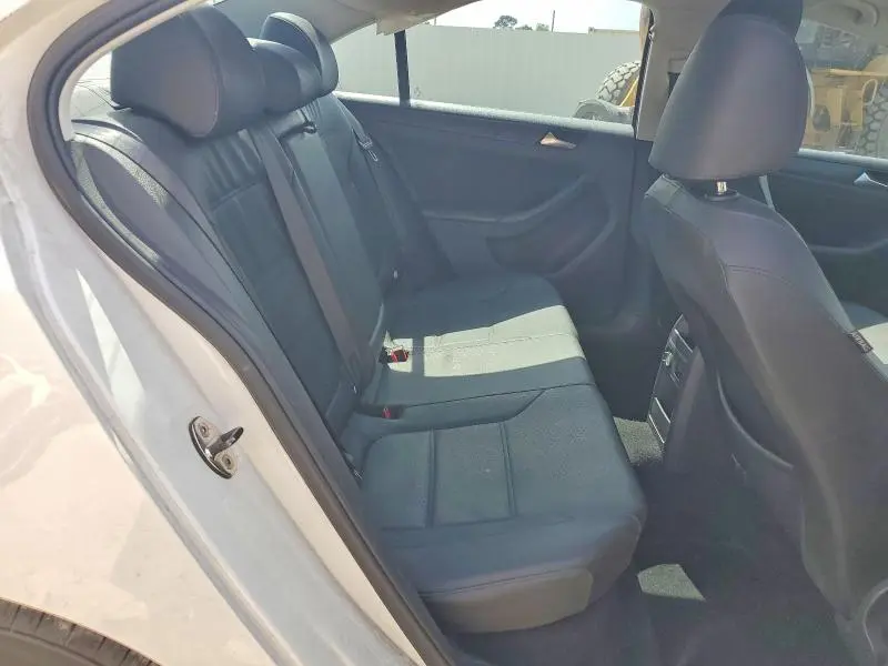 2012 VOLKSWAGEN JETTA SE  