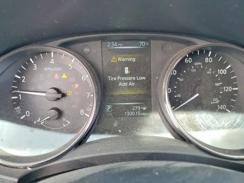 2017 NISSAN ROGUE SV  