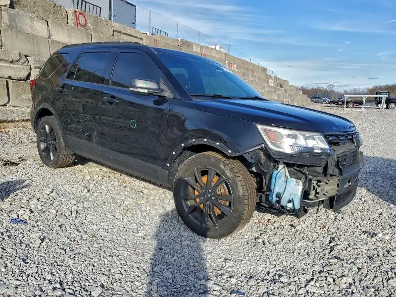2017 FORD EXPLORER XLT  