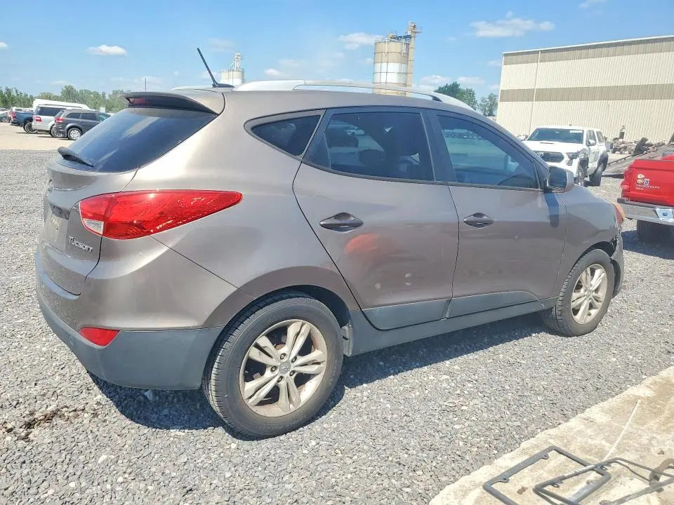 2011 HYUNDAI TUCSON GLS  