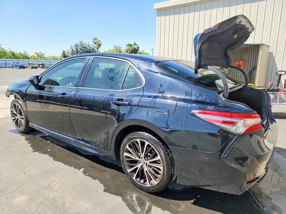 2018 TOYOTA CAMRY SE  