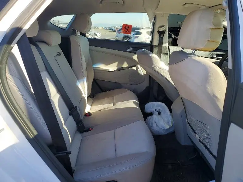 2016 HYUNDAI TUCSON SE  