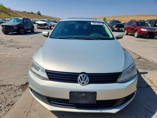 2012 VOLKSWAGEN JETTA SE  