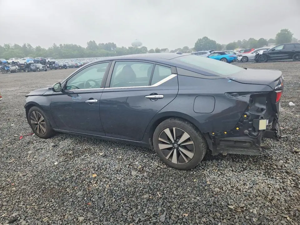 2021 NISSAN ALTIMA SV  
