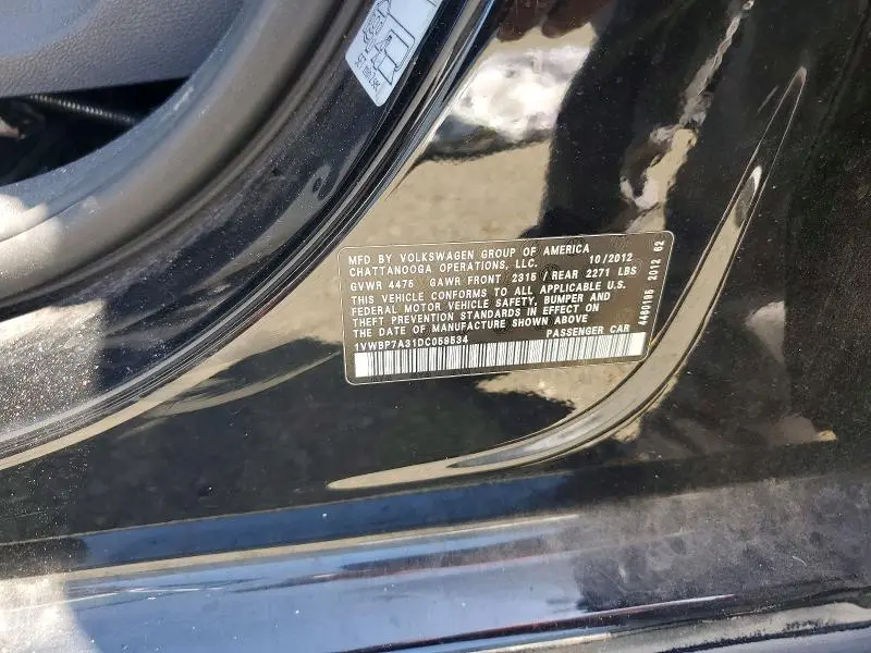 2013 VOLKSWAGEN PASSAT SE  