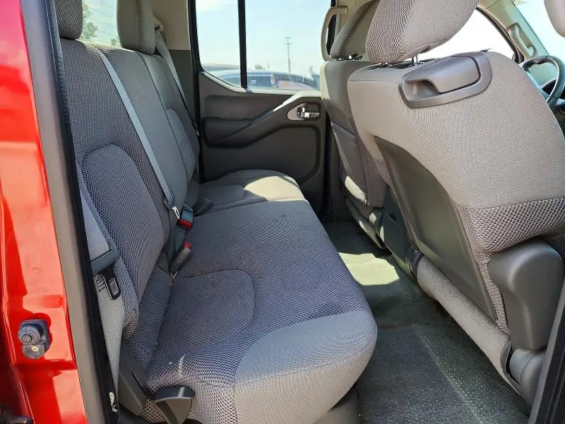 2012 NISSAN FRONTIER SV V6  