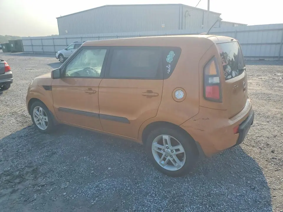 2011 KIA SOUL +  