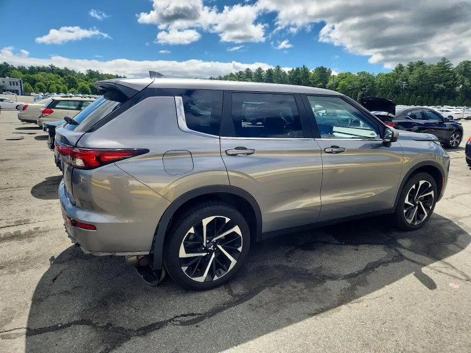 2023 MITSUBISHI OUTLANDER SE  