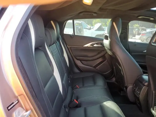 2018 INFINITI QX30 BASE  