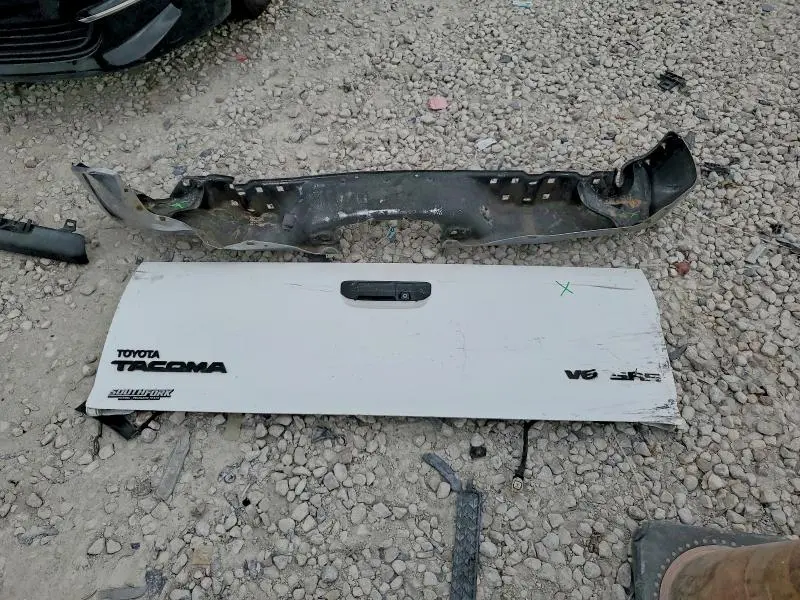 2015 TOYOTA TACOMA V6  