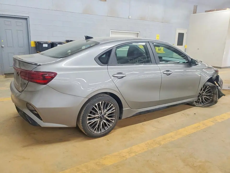 2022 KIA FORTE GT LINE  