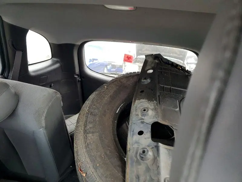 2010 HYUNDAI SANTA FE SE  