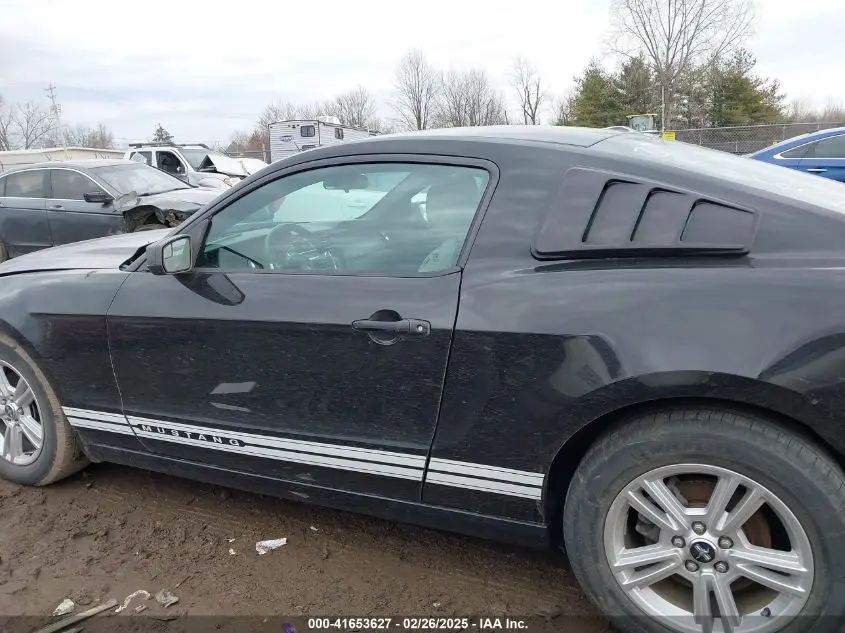 2013 FORD MUSTANG V6