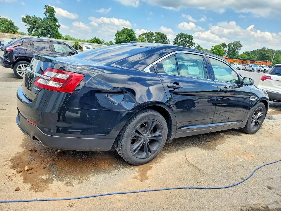 2018 FORD TAURUS SE  