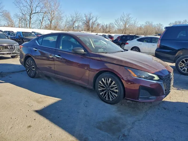 2024 NISSAN ALTIMA SV  