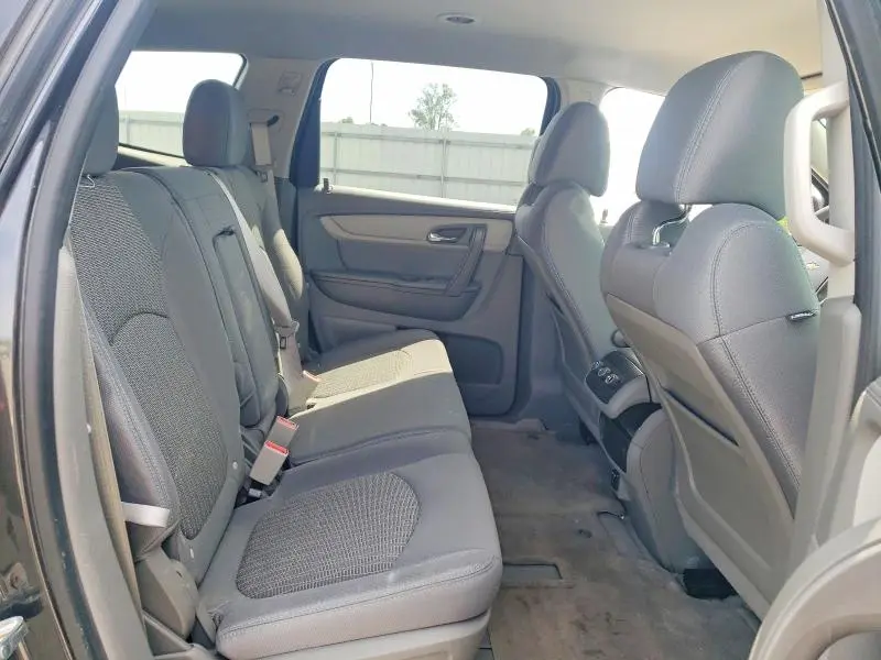 2015 CHEVROLET TRAVERSE LS  