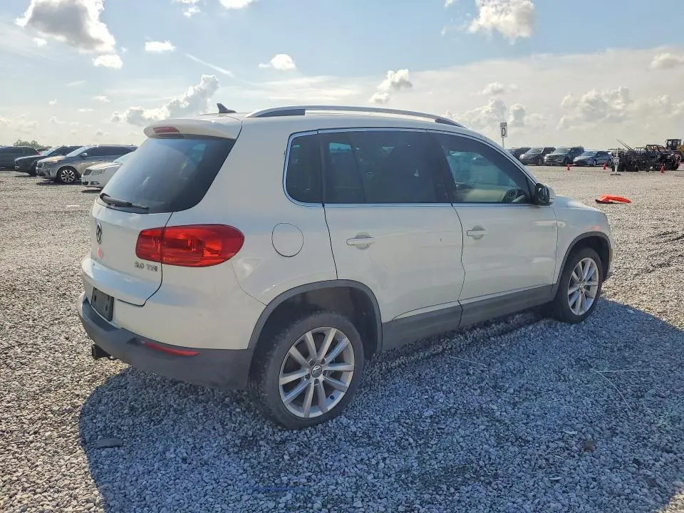 2015 VOLKSWAGEN TIGUAN S  