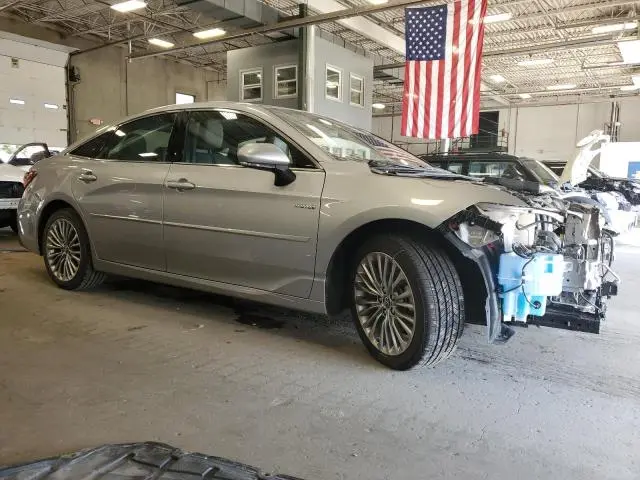 2019 TOYOTA AVALON XLE  