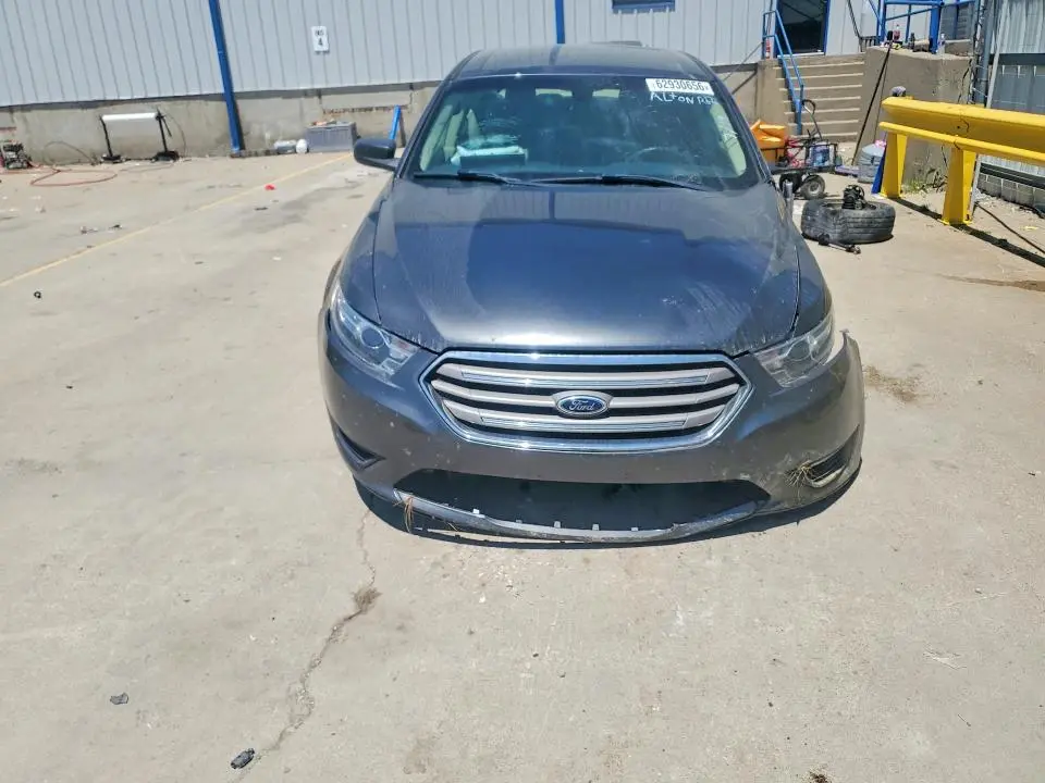 2016 FORD TAURUS SE  