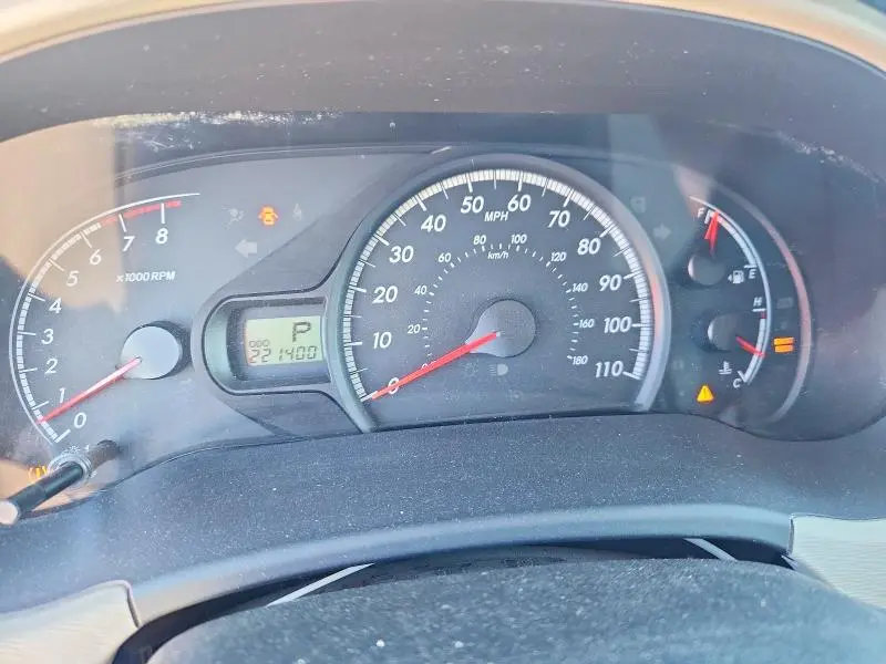 2013 TOYOTA SIENNA LE  