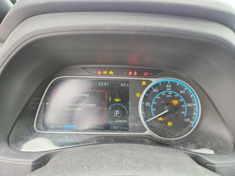 2025 NISSAN LEAF S  