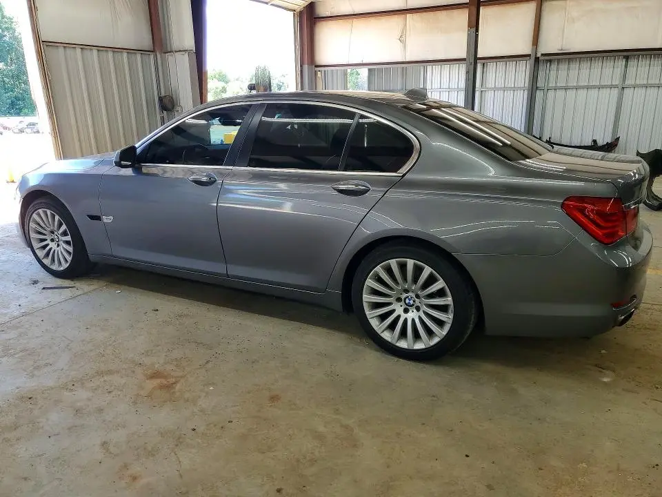 2012 BMW 750 XI  