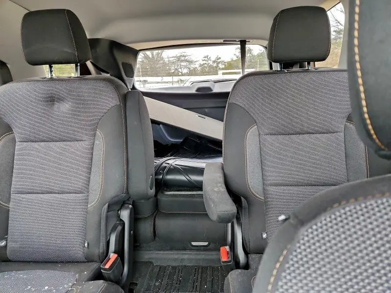 2021 CHEVROLET TRAVERSE LT  