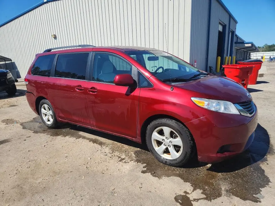 2011 TOYOTA SIENNA LE  