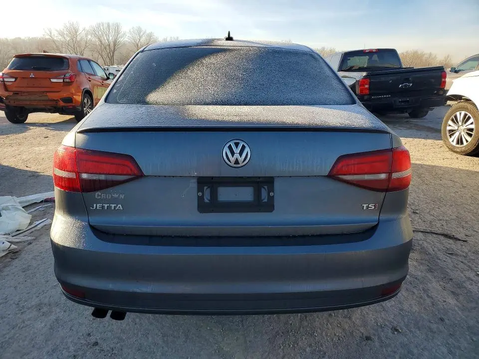 2016 VOLKSWAGEN JETTA SPORT  