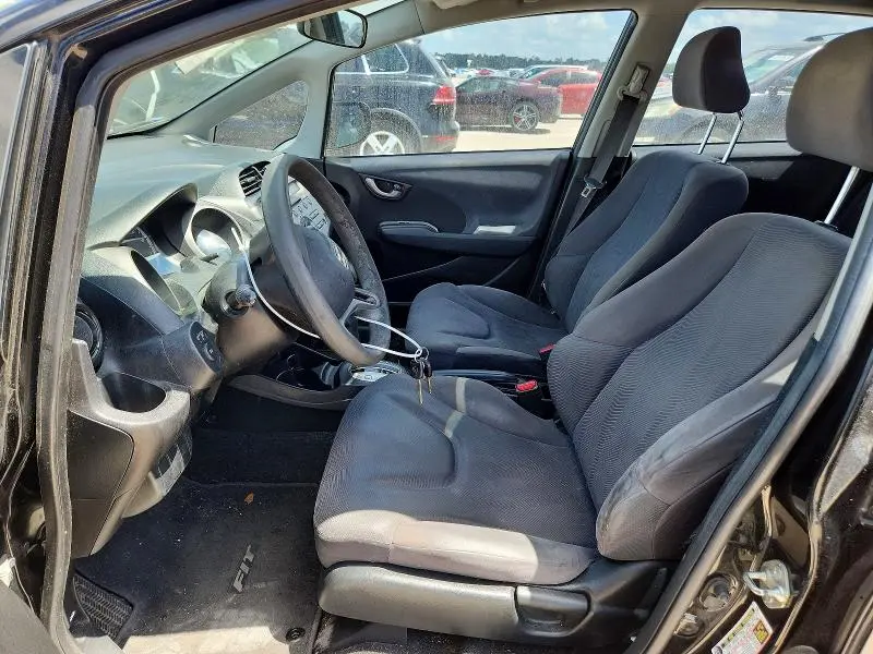 2010 HONDA FIT   