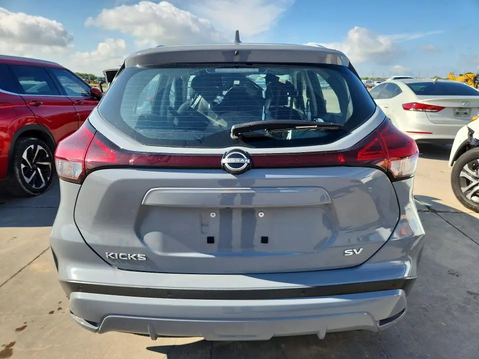 2024 NISSAN KICKS SV  