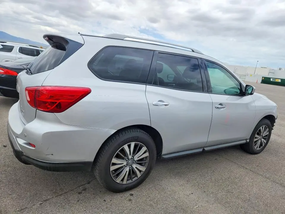 2017 NISSAN PATHFINDER SV  