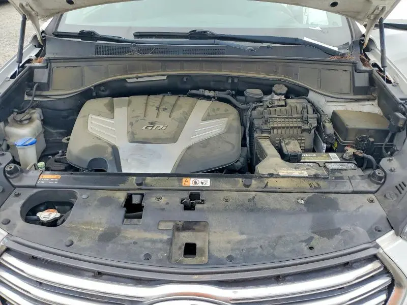 2017 HYUNDAI SANTA FE SE  