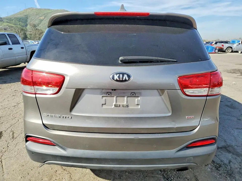 2016 KIA SORENTO LX  