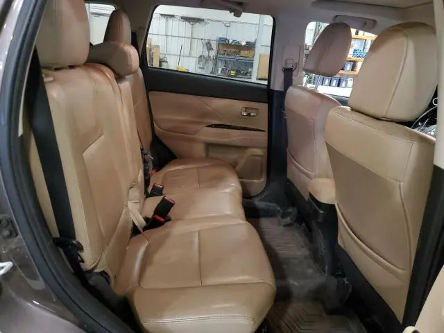 2016 MITSUBISHI OUTLANDER SE  