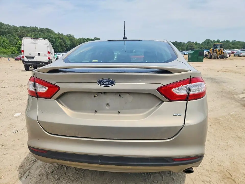 2015 FORD FUSION SE  