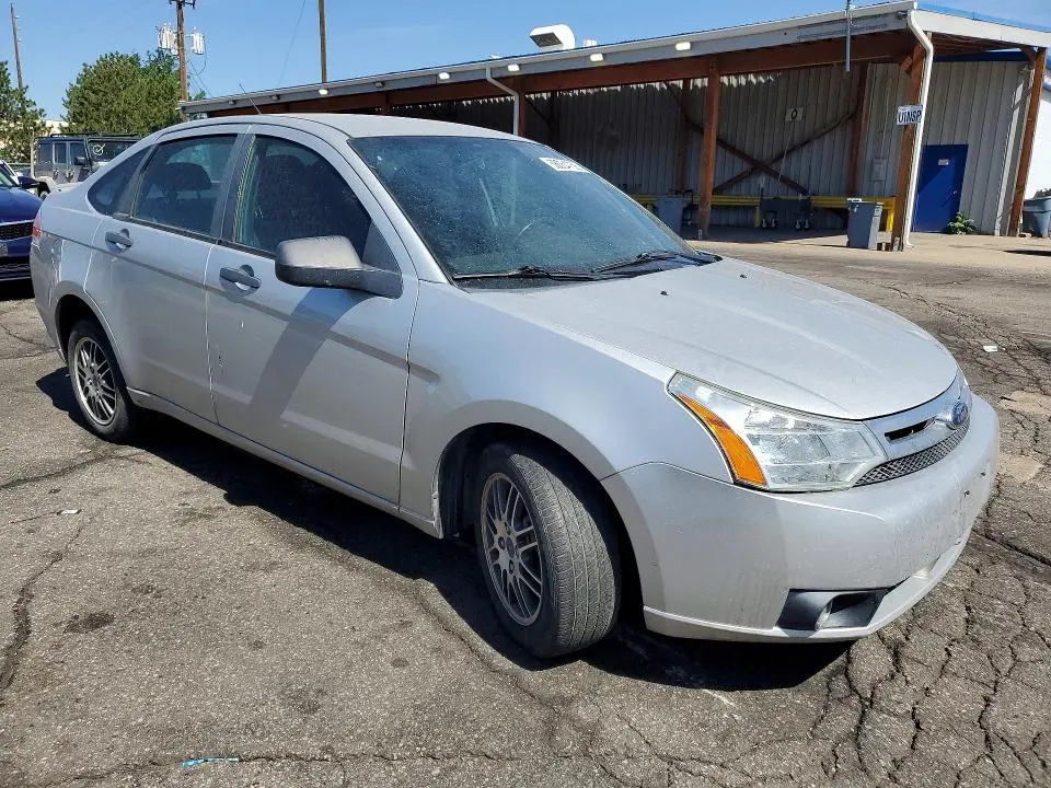 2010 FORD FOCUS SE  