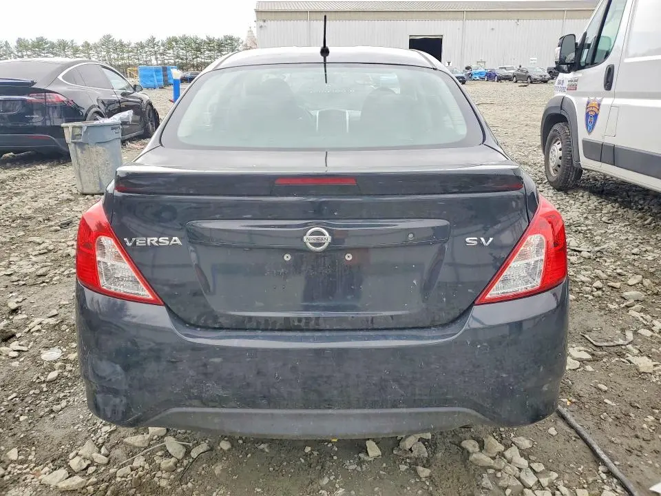 2018 NISSAN VERSA SV  