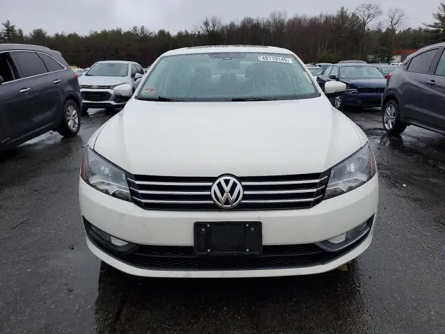 2015 VOLKSWAGEN PASSAT SE  