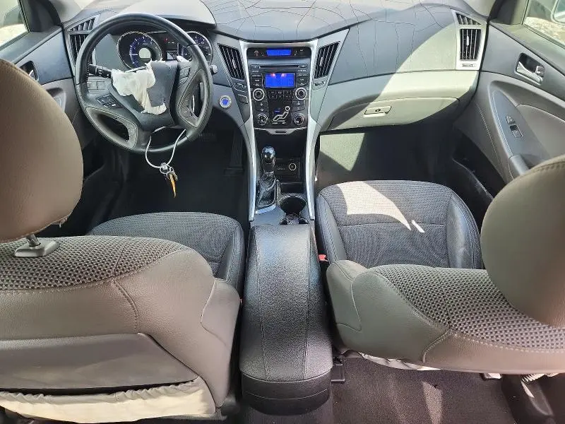 2013 HYUNDAI SONATA SE  