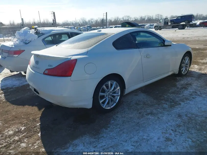 2011 INFINITI G37X  
