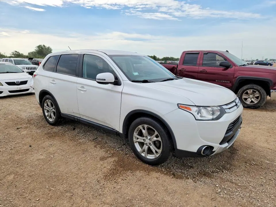 2015 MITSUBISHI OUTLANDER SE  