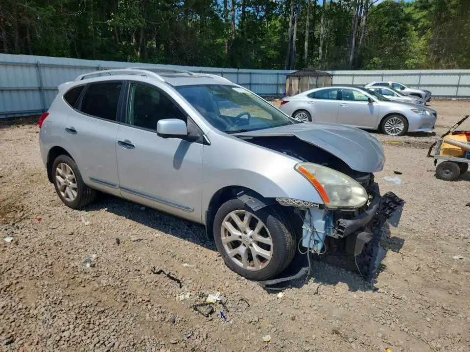 2013 NISSAN ROGUE S  