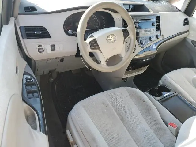 2011 TOYOTA SIENNA LE