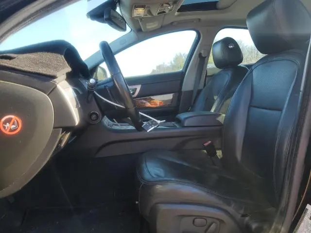 2010 JAGUAR XF PREMIUM  