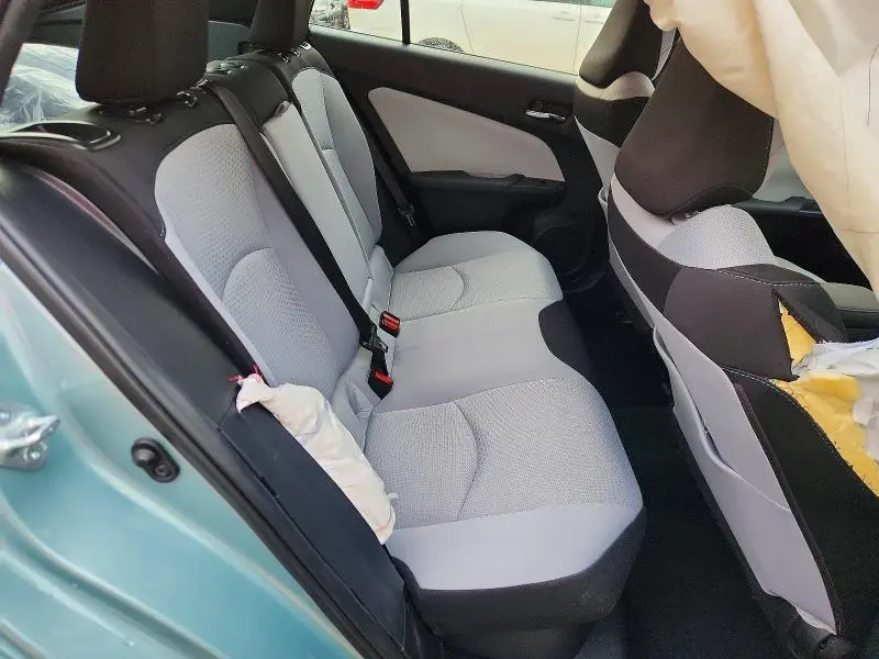 2022 TOYOTA PRIUS LE  